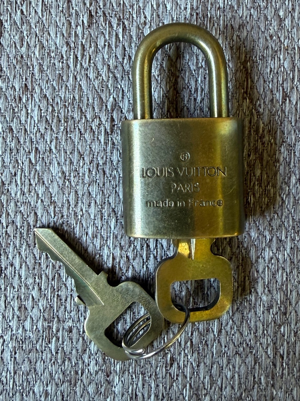LOUIS VUITTON vintage lock with keys # 317 - Picture 2 of 2